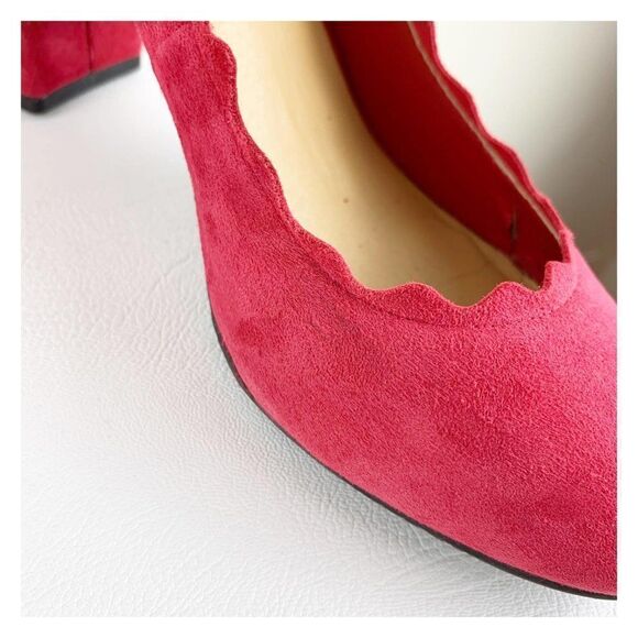Crown Vintage Red Suede Pumps Scalloped Edges - Picture 4 of 16